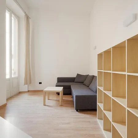 Guesthost - Central Studio Apts Milano-Corso Magenta-3